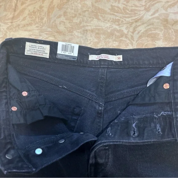 Levi's Ribcage Shorts - Picture 5 of 10